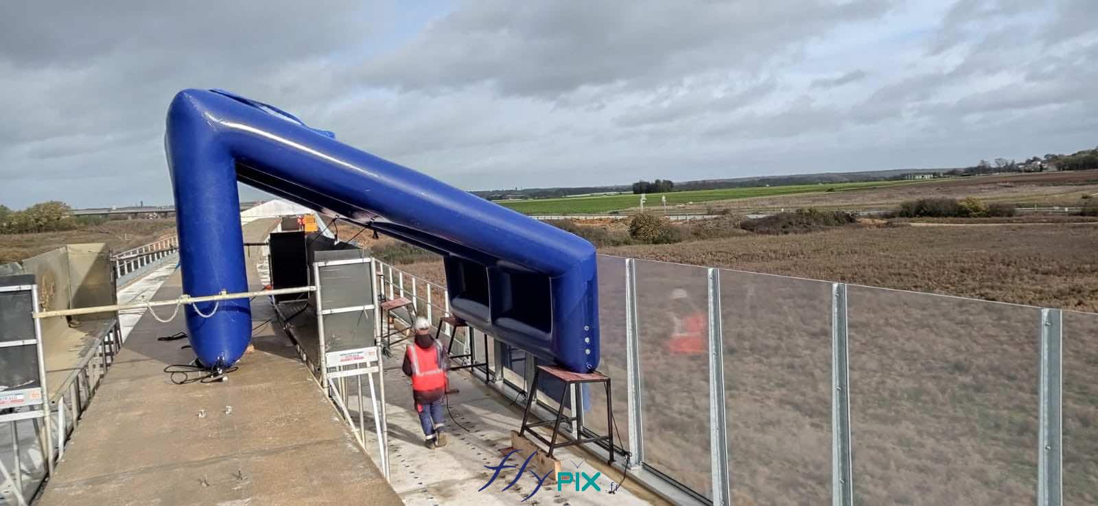 FlyPix abri tente gonflable air captif ventile pompe turbine enveloppe pvc 045 060mm chantier viaduc EUROVIA 9
