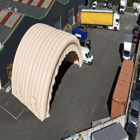 Fabrication sur mesure d'un hangar gonflable militaire L = 25 m x l = 14 m x H = 7 m,  S = 350 m2, en 5 modules L 5 m x l = 14 m x H = 7 m, tunnel