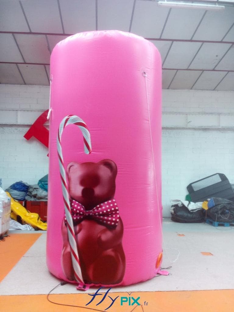 CONFISERIE BONTE : grand totem gonflable, 6 m de hauteur, personnalisé et imprimé