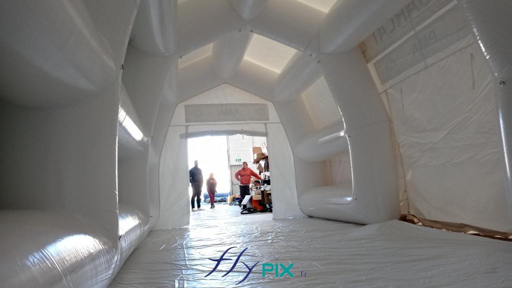 Fabrication d'une tente PMA (Poste Médical Avancé), air captif, en enveloppe PVC 0.6 mm simple peau, pour le Centre Hospitalier Jean Leclaire à Sarlat.