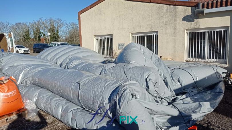 FLYPIX montage grande tente gonflable air captif THALES gonflage par pompe 6 copie scaled wpp1641467293463