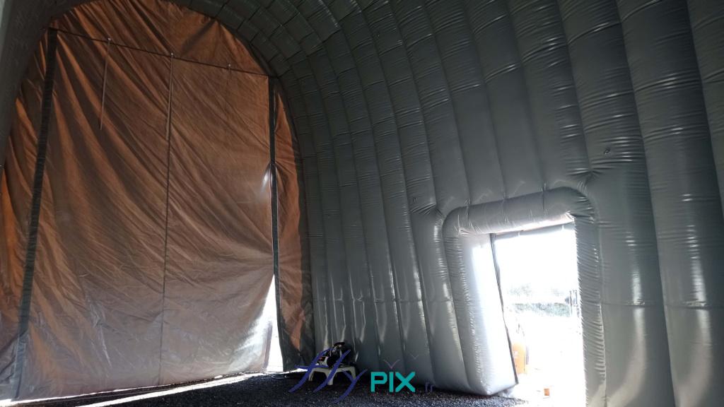 FLYPIX montage grande tente gonflable air captif THALES grand volume grande taille U inverse 4 copie 1024x576