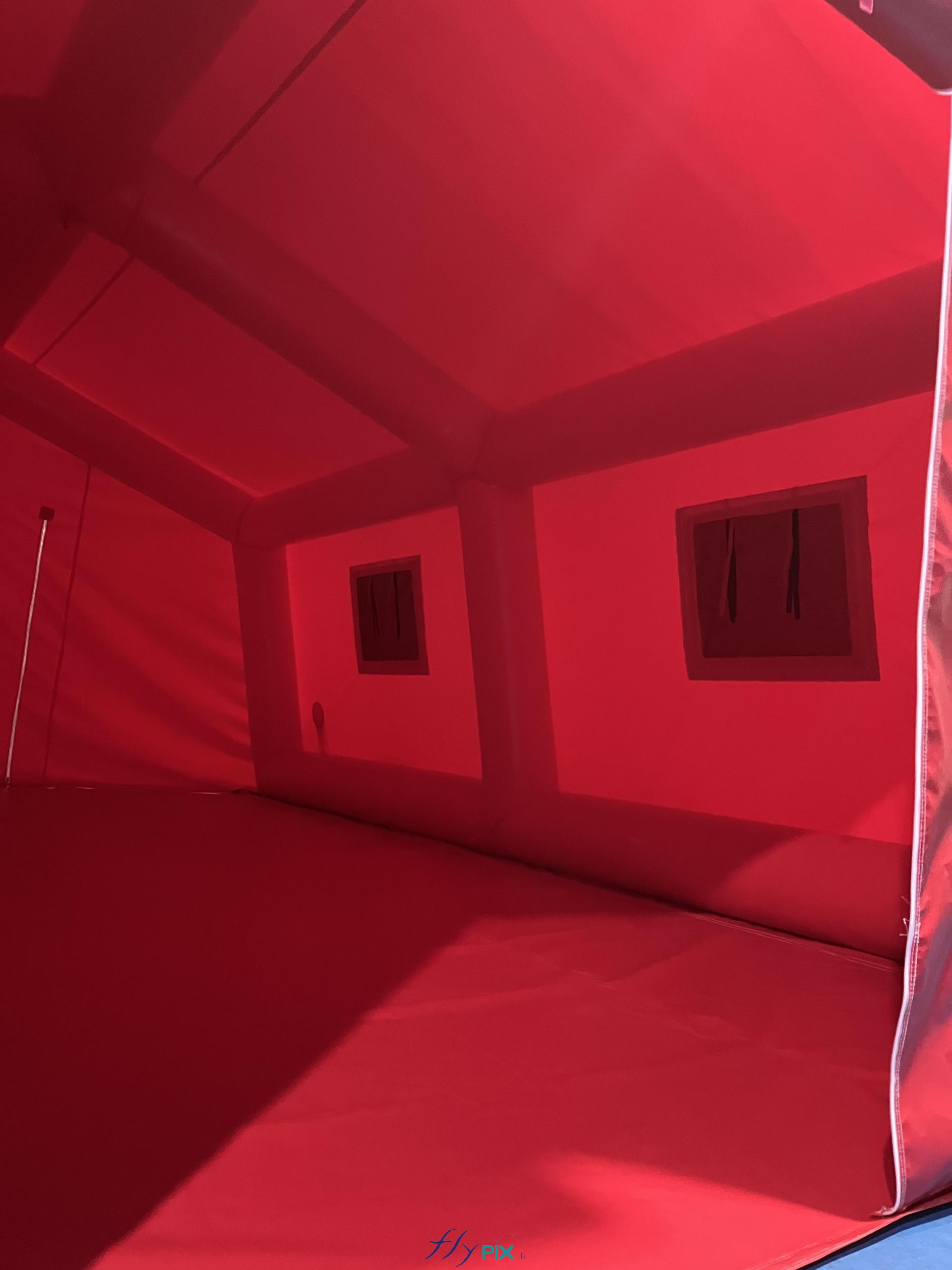 FLYPIX vue interieure tente gonflable PMA pose medical avance premiers secours hopital de campagne air captif 7x5m S37m2 2 scaled