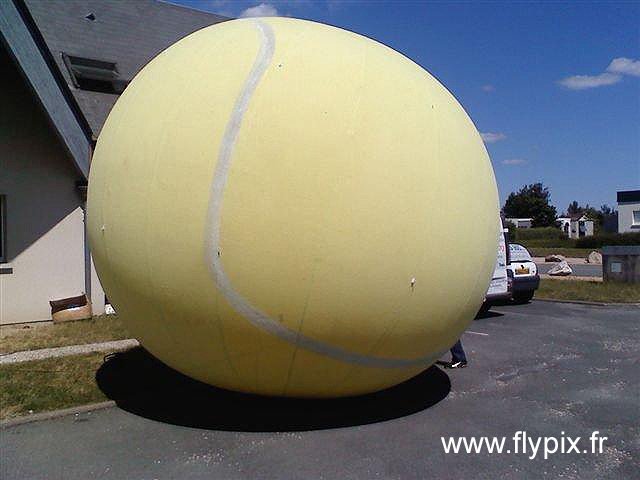 Ballon en forme de balle de tennis