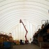 Vue intérieure d'une très grande tente gonflable