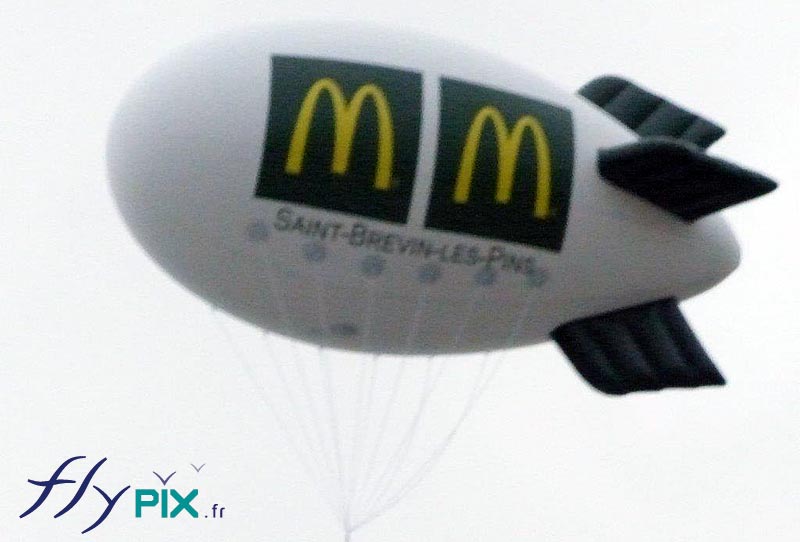 structure gonflable ballon publicitaire dirigeable zeppelin mac donalds