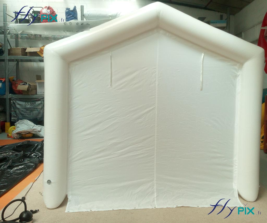 Tente gonflable personnalisée fabriquée sur mesure, air captif étanche, pour ACD DIFFUSION.